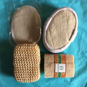 Loofah bundle (4) NWOT Essential Design